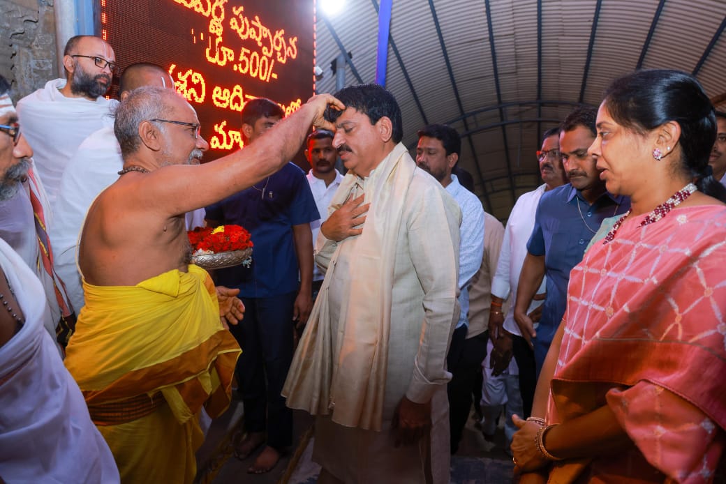 పెళ్లి రోజు వేళ…. సుప్రభాత సేవ…
