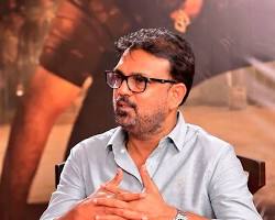 మెగాస్టార్ గిఫ్ట్: డైరెక్టర్కి లక్షల వాచ్! మెగాస్టార్ గిఫ్ట్: డైరెక్టర్కి లక్షల వాచ్!
