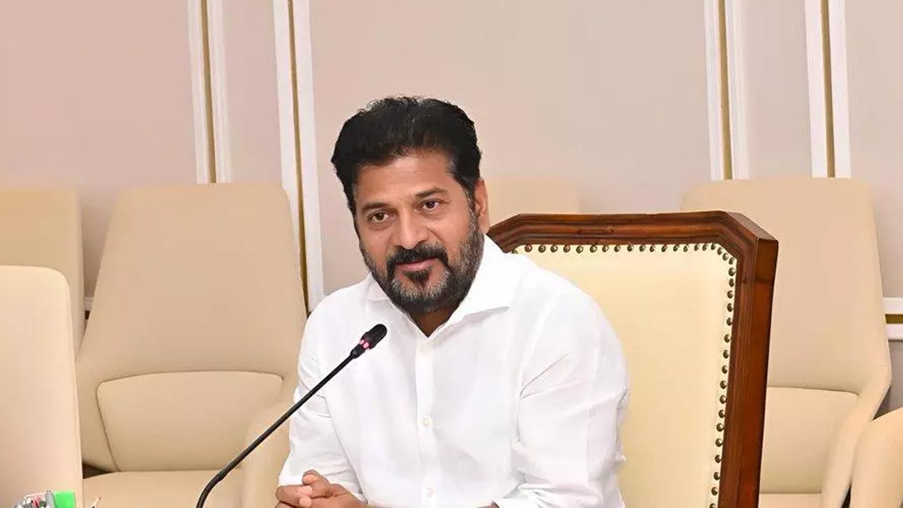 ఢిల్లీ పర్యటనలో రేవంత్ – మంత్రివర్గ విస్తరణపై నిర్ణయం… ఢిల్లీ పర్యటనలో రేవంత్ – మంత్రివర్గ విస్తరణపై నిర్ణయం…