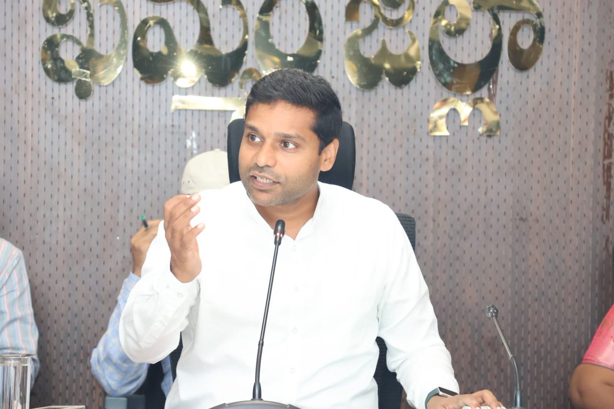 ఖమ్మం జిల్లా కలెక్టర్ ముజమ్మిల్ ఖాన్ కు సన్మానం…. ఖమ్మం జిల్లా కలెక్టర్ ముజమ్మిల్ ఖాన్ కు సన్మానం….