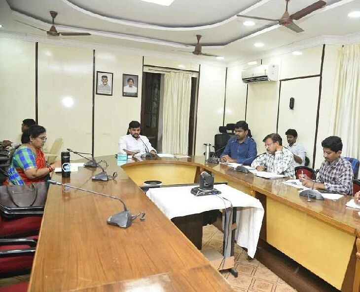 సచివాలయాల పెండింగ్ పనులు పూర్తి చేయండి కలెక్టర్