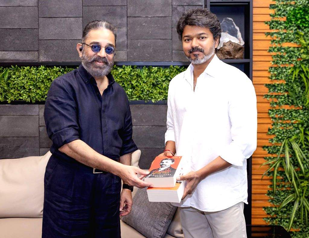 విజయ్ పాలనపై కమల్ హాసన్ కామెంట్స్.. “6 నెలలు సమయం ఇవ్వాలి”