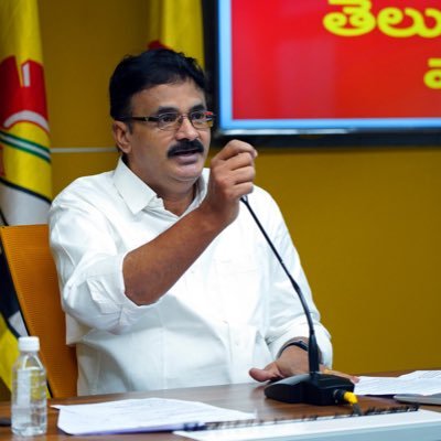లిక్కర్ డబ్బుతో హవాలా సామ్రాజ్యం?.. జగన్పై టీడీపీ నేత సంచలన ఆరోపణలు లిక్కర్ డబ్బుతో హవాలా సామ్రాజ్యం?.. జగన్పై టీడీపీ నేత సంచలన ఆరోపణలు