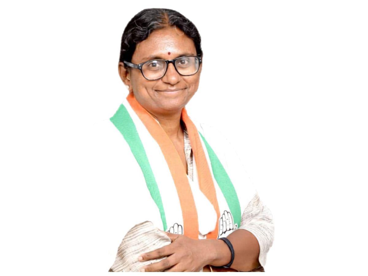 మీనాక్షీ నటరాజన్కు ఊరట.. నాంపల్లి కోర్టులో పిటిషన్ వాపస్ మీనాక్షీ నటరాజన్కు ఊరట.. నాంపల్లి కోర్టులో పిటిషన్ వాపస్