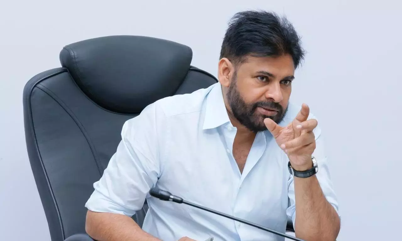 హైదరాబాద్లో పవన్ ప్రెస్మీట్.. ఏపీ డిప్యూటీ సీఎంకు తెలంగాణలో ఏం పని? హైదరాబాద్లో పవన్ ప్రెస్మీట్.. ఏపీ డిప్యూటీ సీఎంకు తెలంగాణలో ఏం పని?