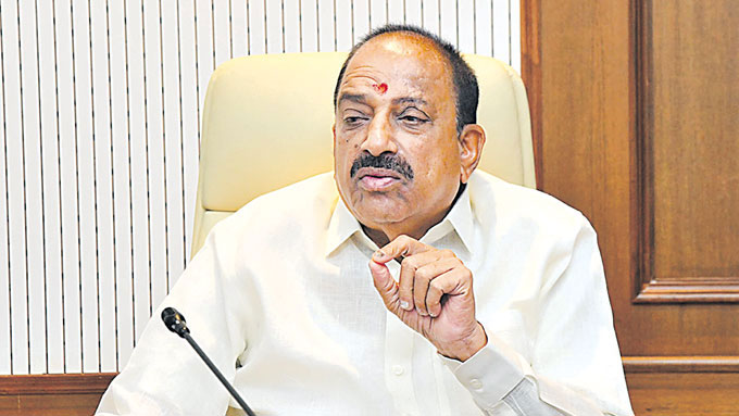 ధాన్యం కొనుగోలులో తెలంగాణపై కేంద్రం వివక్ష: తుమ్మల ఫైర్ ధాన్యం కొనుగోలులో తెలంగాణపై కేంద్రం వివక్ష: తుమ్మల ఫైర్