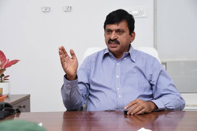 రూ.100తో హైదరాబాద్లో ఇందిరమ్మ ఫ్లాట్కు దరఖాస్తు.. పూర్తి వివరాలు ఇవే రూ.100తో హైదరాబాద్లో ఇందిరమ్మ ఫ్లాట్కు దరఖాస్తు.. పూర్తి వివరాలు ఇవే