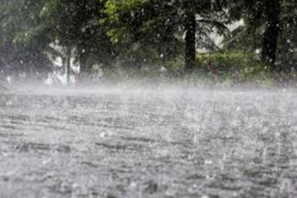 రుతుపవనాలు బలహీనం.. తెలంగాణలో ఏప్రిల్ తరహా 40°C ఎండలు! రుతుపవనాలు బలహీనం.. తెలంగాణలో ఏప్రిల్ తరహా 40°C ఎండలు!