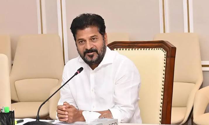 సీఎం రేవంత్ అమెరికా టూర్కు బ్రేక్? కేంద్రం క్లియరెన్స్పై ఉత్కంఠ సీఎం రేవంత్ అమెరికా టూర్కు బ్రేక్? కేంద్రం క్లియరెన్స్పై ఉత్కంఠ