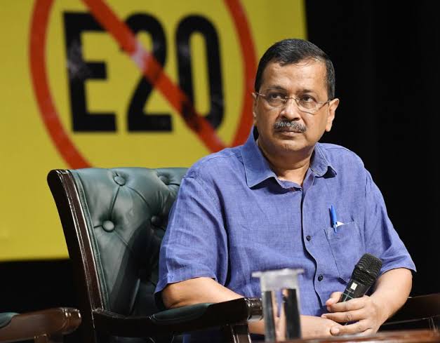 E20 పెట్రోల్పై కేజ్రీవాల్ పోరు.. మోదీ నివాసానికి భారీ మార్చ్ E20 పెట్రోల్పై కేజ్రీవాల్ పోరు.. మోదీ నివాసానికి భారీ మార్చ్