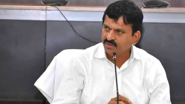 22-A పేరుతో ప్రజలను ఇబ్బంది పెడితే చర్యలు.. మంత్రి పొంగులేటి వార్నింగ్ 22-A పేరుతో ప్రజలను ఇబ్బంది పెడితే చర్యలు.. మంత్రి పొంగులేటి వార్నింగ్