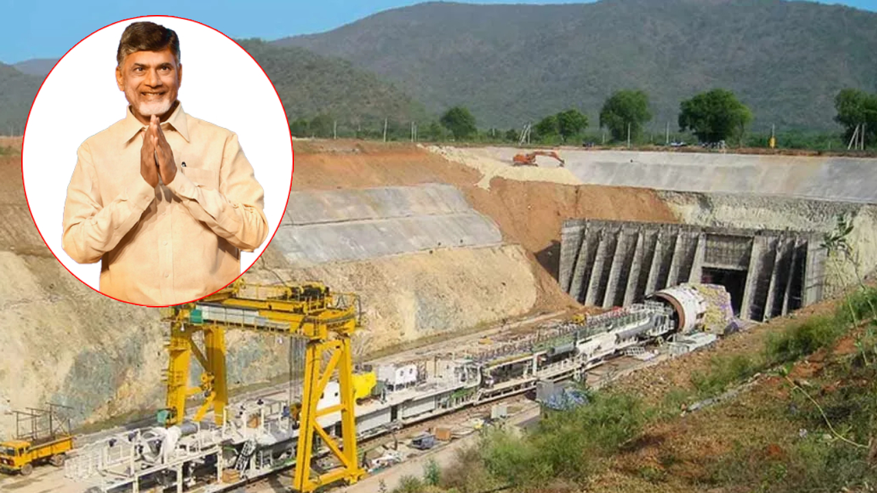 వెలిగొండ ప్రాజెక్ట్ ఫేజ్-1 ప్రారంభం.. నల్లమలసాగర్కు కృష్ణా జలాలు వెలిగొండ ప్రాజెక్ట్ ఫేజ్-1 ప్రారంభం.. నల్లమలసాగర్కు కృష్ణా జలాలు