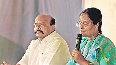 కొండా దంపతుల కీలక నిర్ణయం.. మధ్యాహ్నం 3 గంటలకు ప్రకటన! కొండా దంపతుల కీలక నిర్ణయం.. మధ్యాహ్నం 3 గంటలకు ప్రకటన!