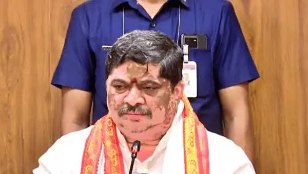 కేంద్ర కులగణనలో బీసీల లెక్క చెప్పాలి: మంత్రి పొన్నం ప్రభాకర్