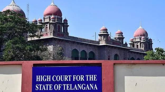‘ది ప్యారడైజ్’ టికెట్ ధరల పెంపుపై హైకోర్టు కీలక ఆదేశాలు ‘ది ప్యారడైజ్’ టికెట్ ధరల పెంపుపై హైకోర్టు కీలక ఆదేశాలు