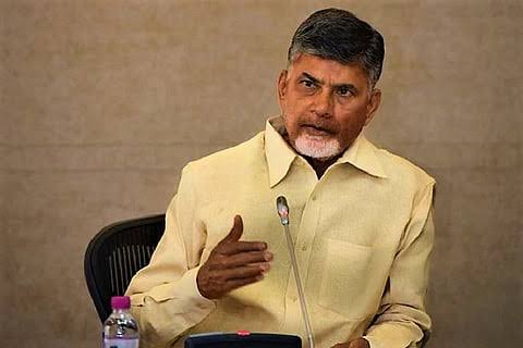 ఆర్నబ్ తుఫాన్పై సీఎం చంద్రబాబు సమీక్ష.. సీసీ కెమెరాలతో పరిశీలన ఆర్నబ్ తుఫాన్పై సీఎం చంద్రబాబు సమీక్ష.. సీసీ కెమెరాలతో పరిశీలన
