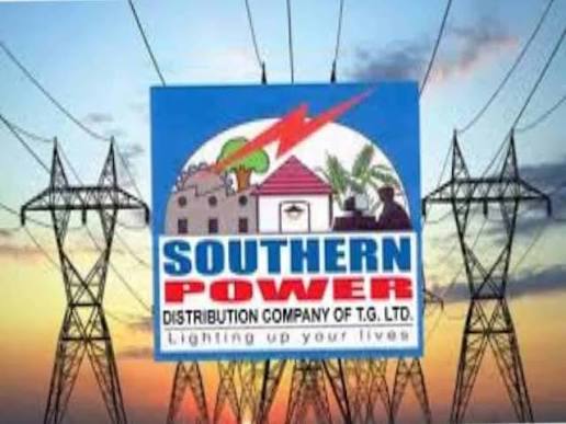 కూకట్‌పల్లి, జీడిమెట్లలో విద్యుత్‌ అక్రమాల ఆరోపణలు.. పనుల కేటాయింపుపై విమర్శలు